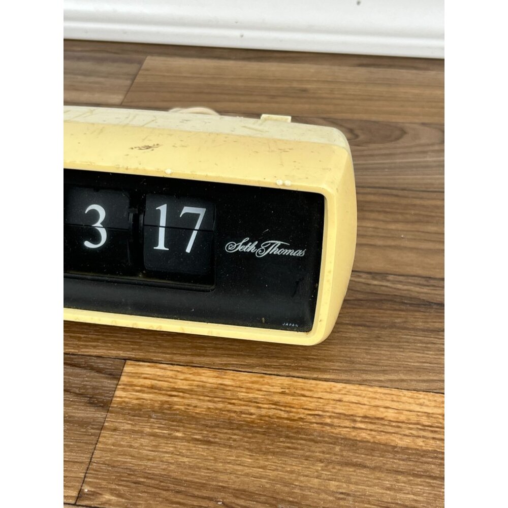 Vintage Seth Thomas Speed Read Lite Flip Alarm Clock 813 Model 0813 White Works! - Picture 6 of 10